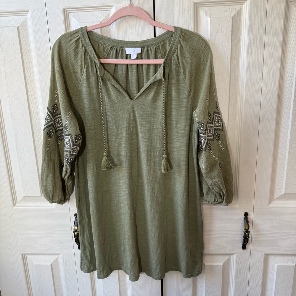 J.Jill Olive Green Boho Embroidered 3/4 Sleeve Tunic Top Tassel V-Neck Size S - Picture 2 of 11